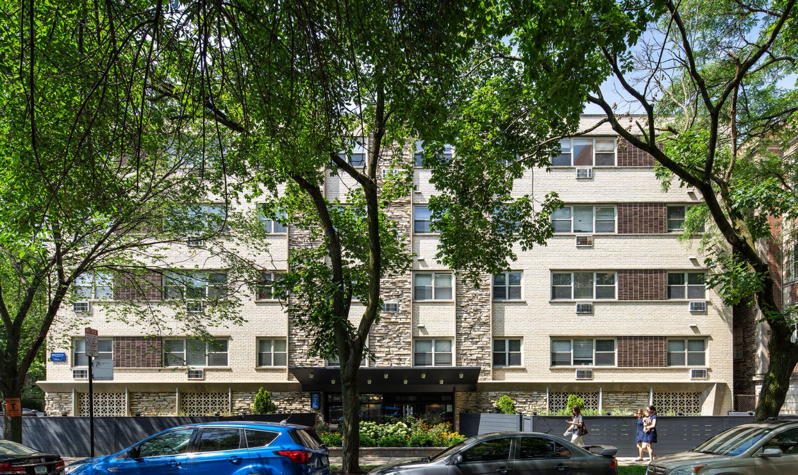 A five-story mid-century apartment building at 452 West Oakdale in Chicago’s Lakeview neighborhoo...